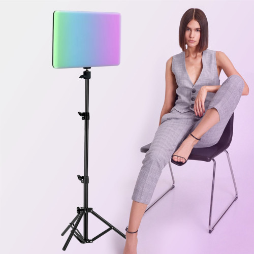 Осветитель RGB PM-26JB с пультом и регулировкой цвета и яркости на напольной стойке JBH